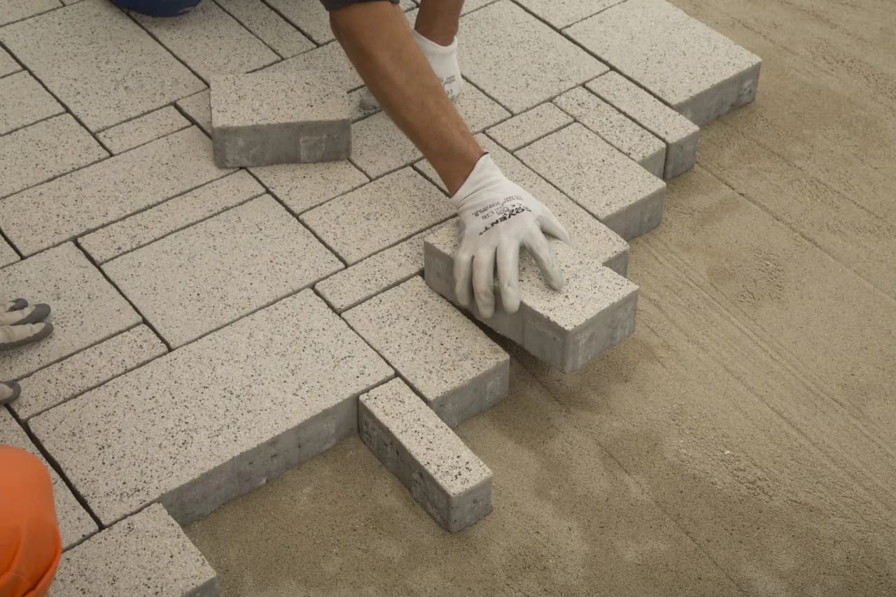 Jak obliczyć metry kostki brukowej i uniknąć kosztownych błędów