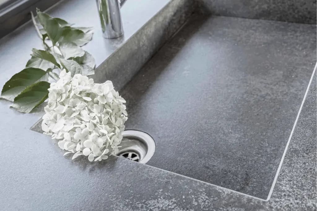 Konglomerat Katowice – trwałe materiały do kuchni i łazienek